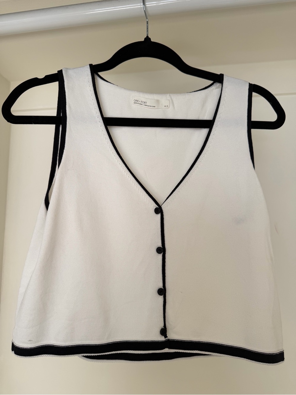 OAK + FORT White Sleeveless Knit Tank with Black Trim